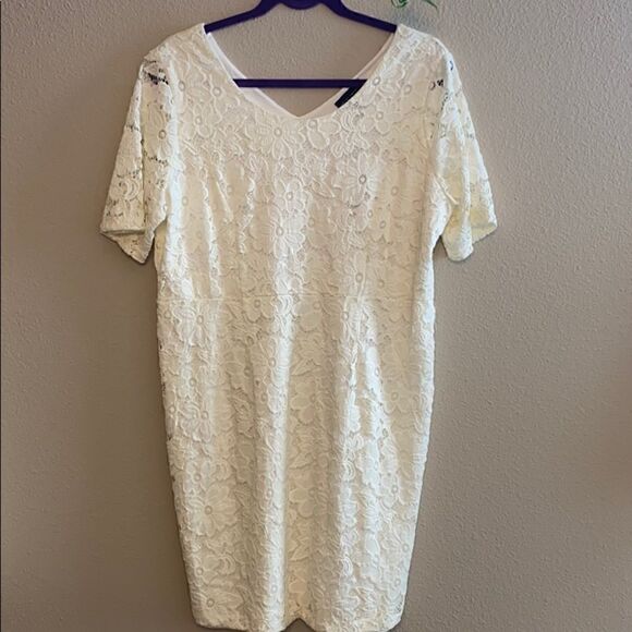 Investments Dress flower crochet pattern. NWT - Picture 2 of 8